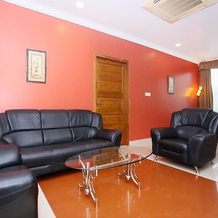 Capital O 45944 Club 7 Hotel Tiruvalla Luaran gambar