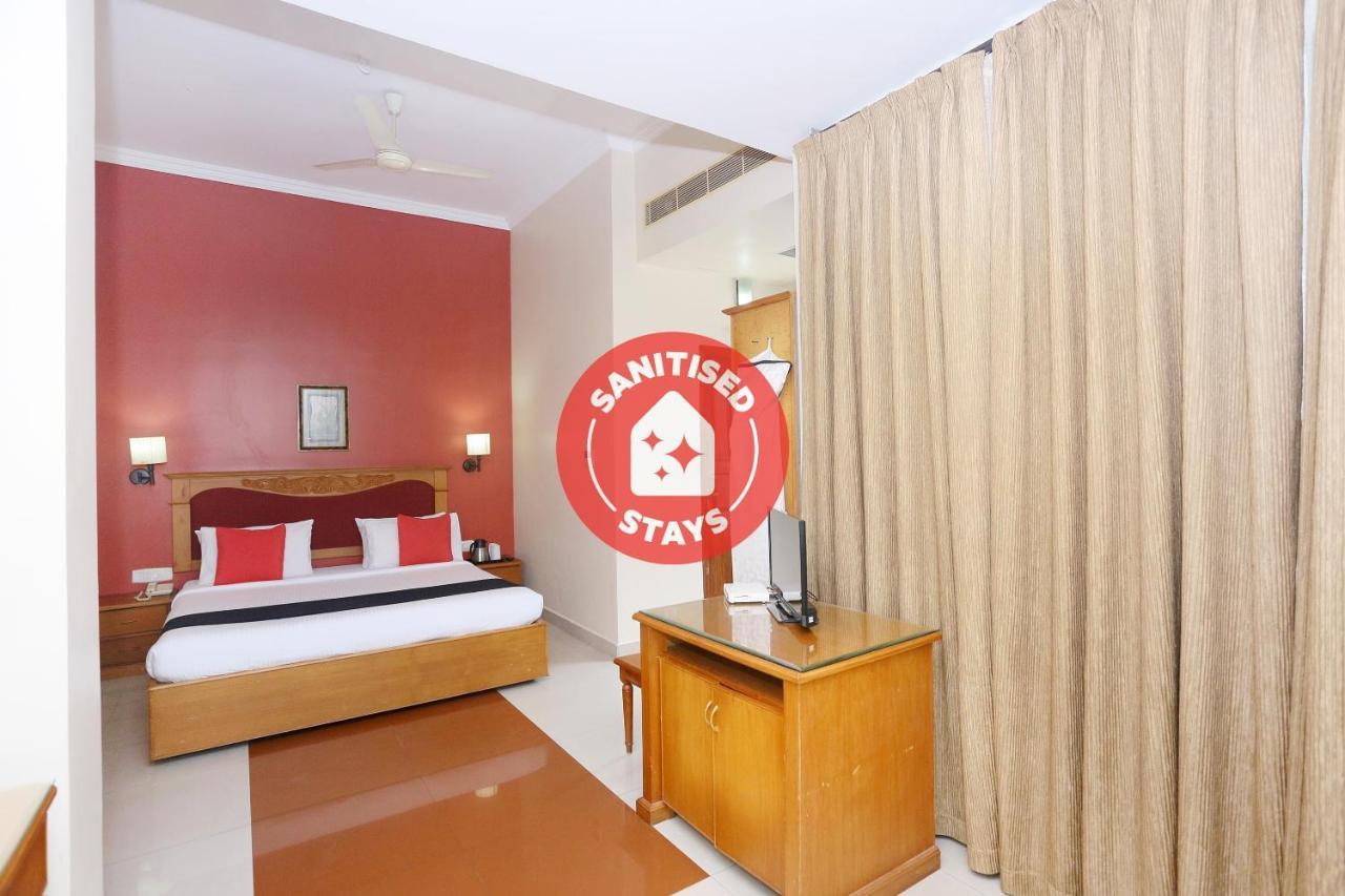 Capital O 45944 Club 7 Hotel Tiruvalla Luaran gambar