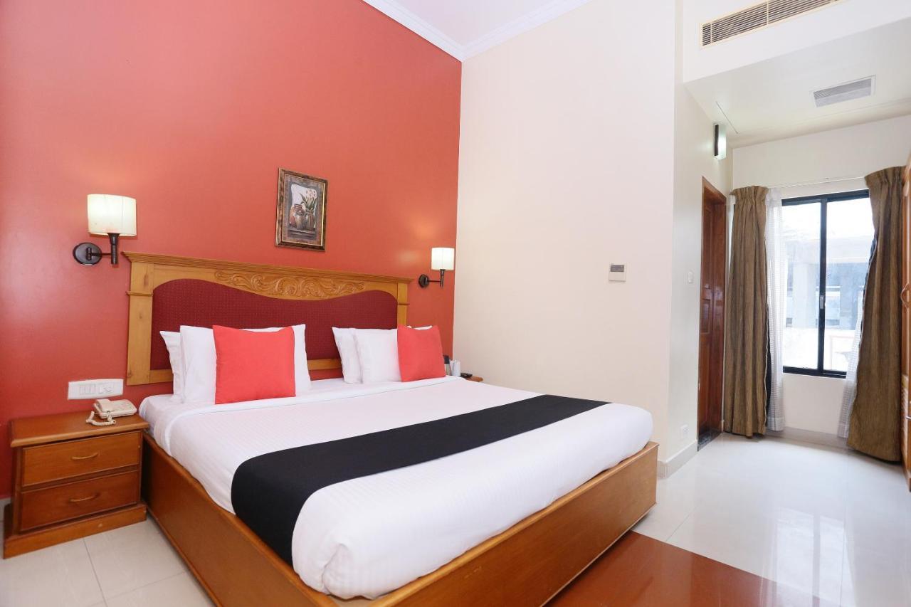 Capital O 45944 Club 7 Hotel Tiruvalla Luaran gambar