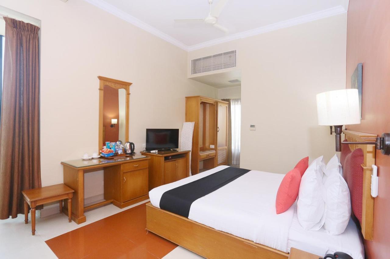 Capital O 45944 Club 7 Hotel Tiruvalla Luaran gambar