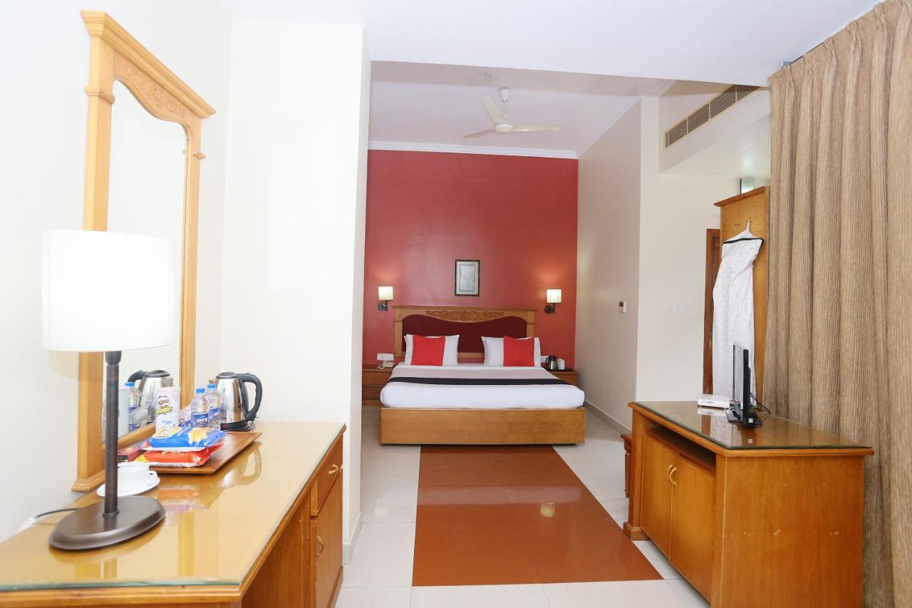 Capital O 45944 Club 7 Hotel Tiruvalla Luaran gambar