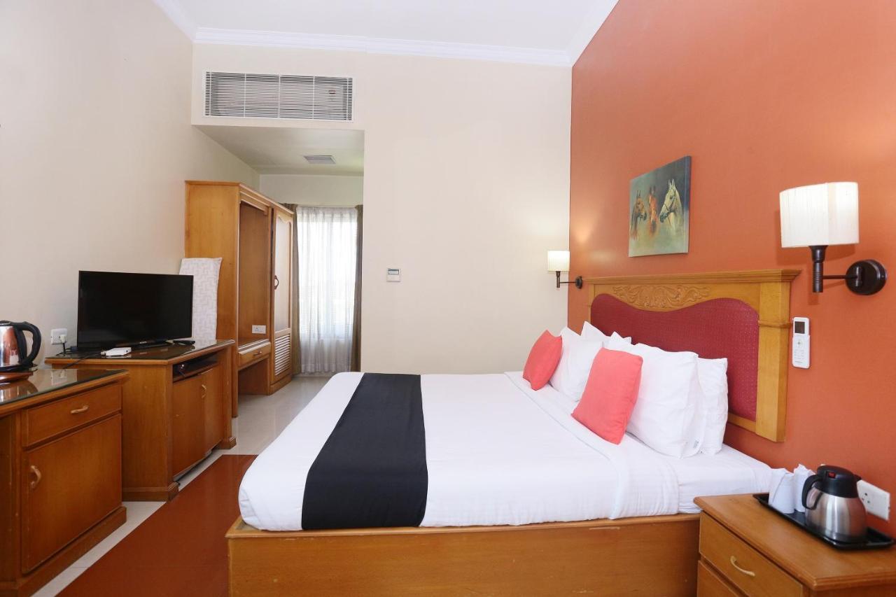 Capital O 45944 Club 7 Hotel Tiruvalla Luaran gambar