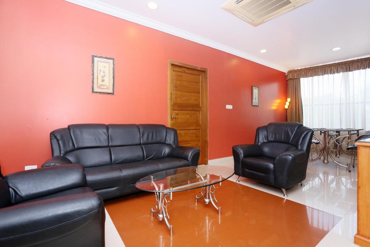 Capital O 45944 Club 7 Hotel Tiruvalla Luaran gambar