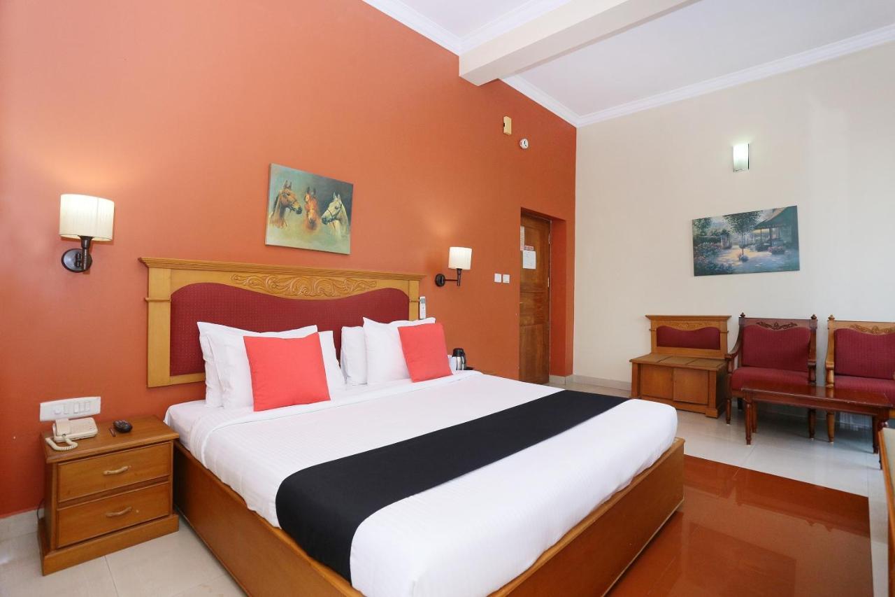 Capital O 45944 Club 7 Hotel Tiruvalla Luaran gambar