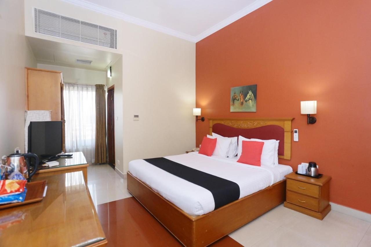 Capital O 45944 Club 7 Hotel Tiruvalla Luaran gambar