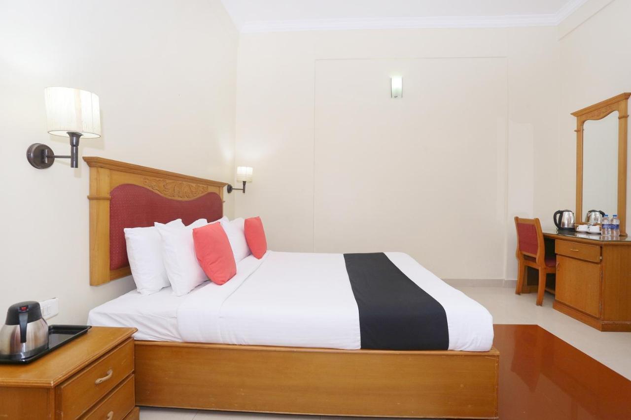 Capital O 45944 Club 7 Hotel Tiruvalla Luaran gambar