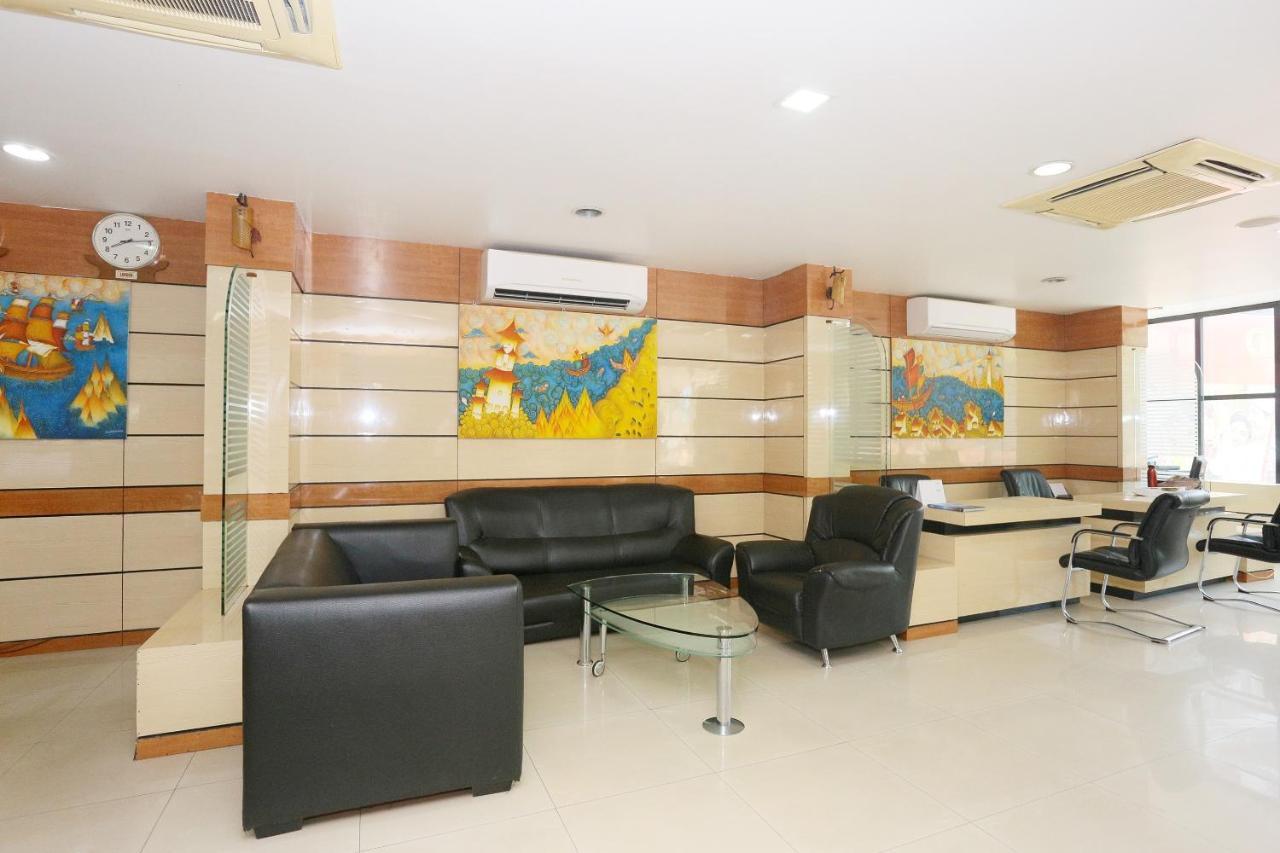 Capital O 45944 Club 7 Hotel Tiruvalla Luaran gambar