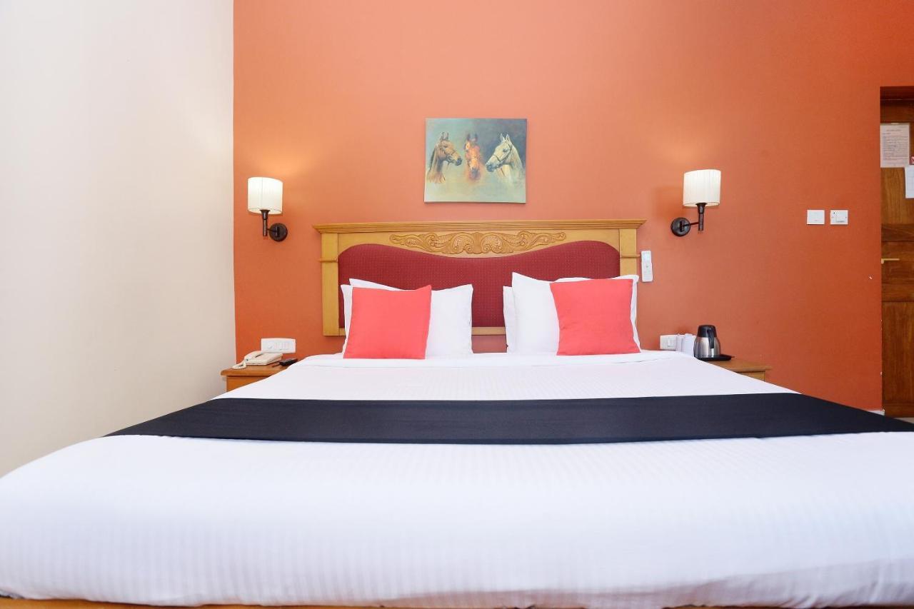 Capital O 45944 Club 7 Hotel Tiruvalla Luaran gambar