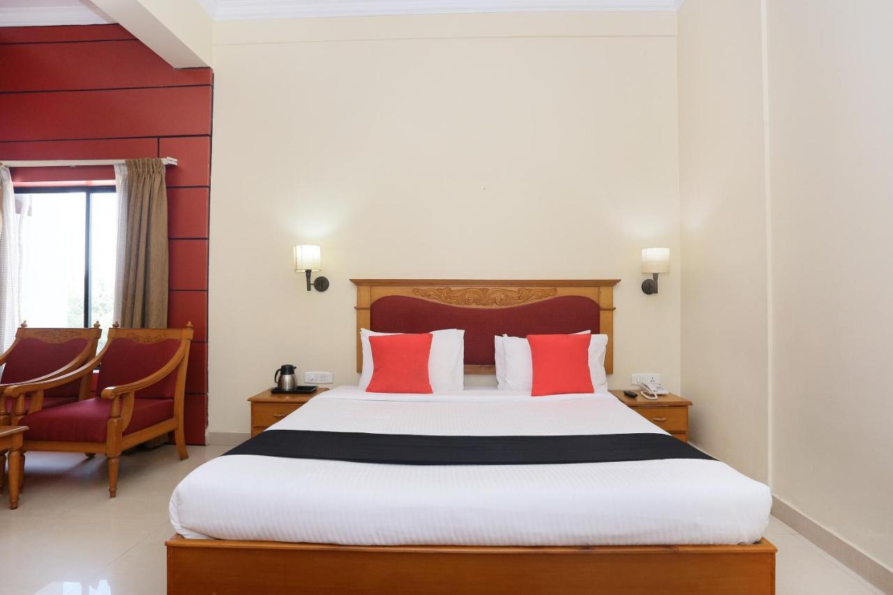 Capital O 45944 Club 7 Hotel Tiruvalla Luaran gambar